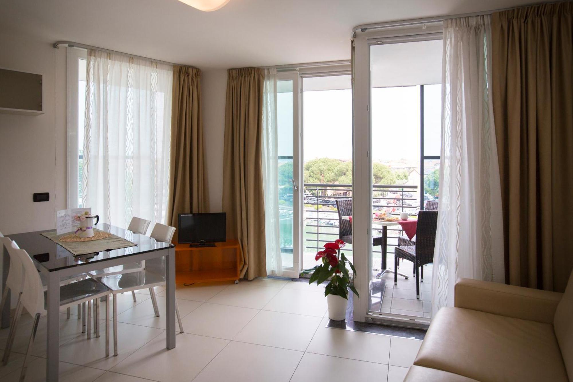 Residence Aprilia Grado Exterior photo